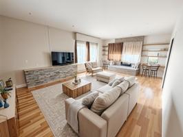 Chalet en venta en Laguna de Duero, Castilla y leon photo 0