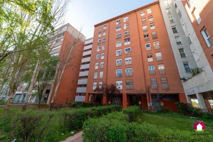 Piso en venta en Zaragoza, Arrabal photo 0