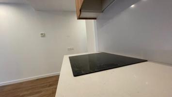 Piso en venta en Barcelona, La Trinitat Vella photo 0