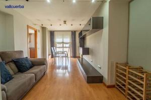 Piso en venta en Reus, Llevant photo 0