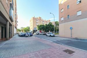 Piso en venta en Motril, Rambla De Los Alamos photo 0