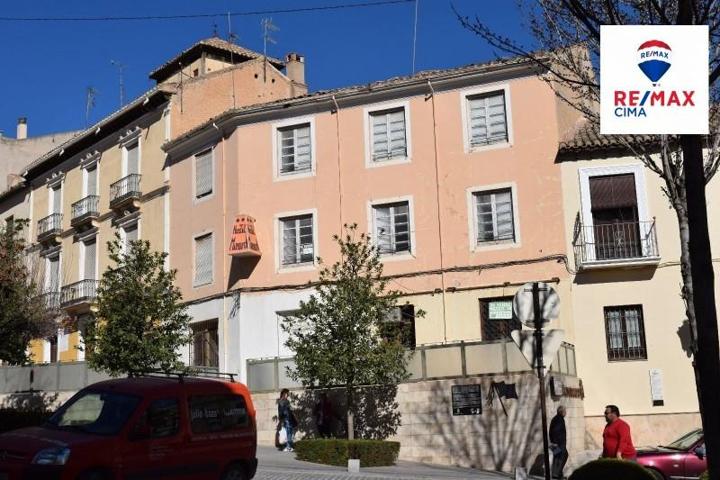 Edificio en venta en Baza, Andalucia photo 0
