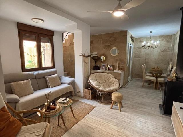 Bungalow en venta en Torrevieja, Playa de los Locos photo 0