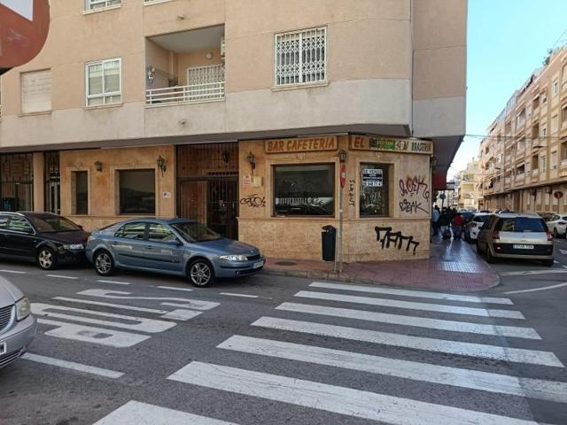 Local comercial en venta en Torrevieja, Playa del Cura photo 0