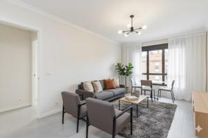 Piso en venta en Oviedo, Vallobín photo 0