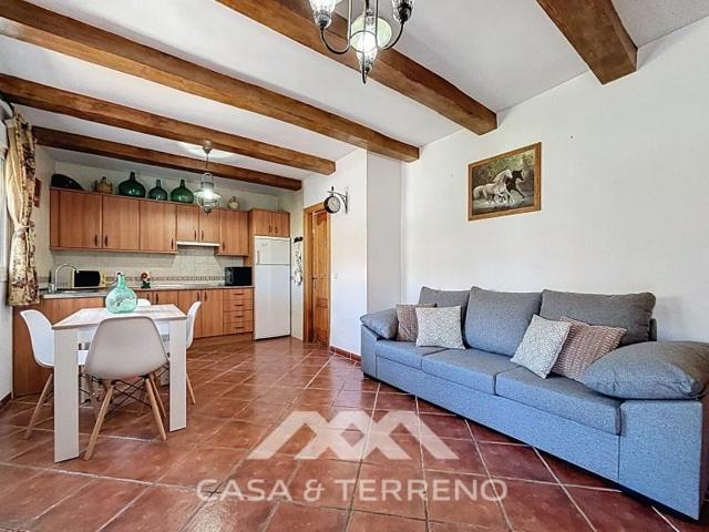 Casa con terreno en venta en Vélez-Málaga photo 0
