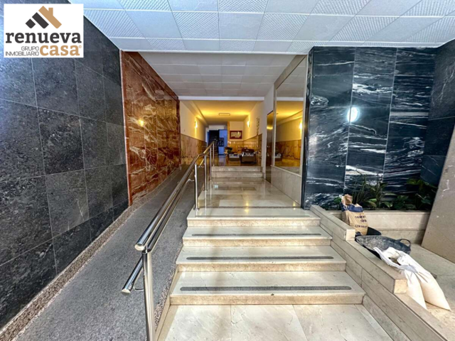 Apartamento en venta en Granada, Granada photo 0