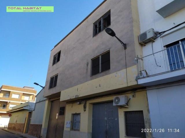 Edificio en venta en La Pobla de Vallbona, Casco urbano photo 0