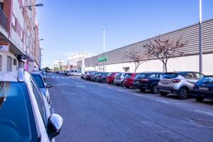 Local comercial en venta en Sagunto, Las islas photo 0