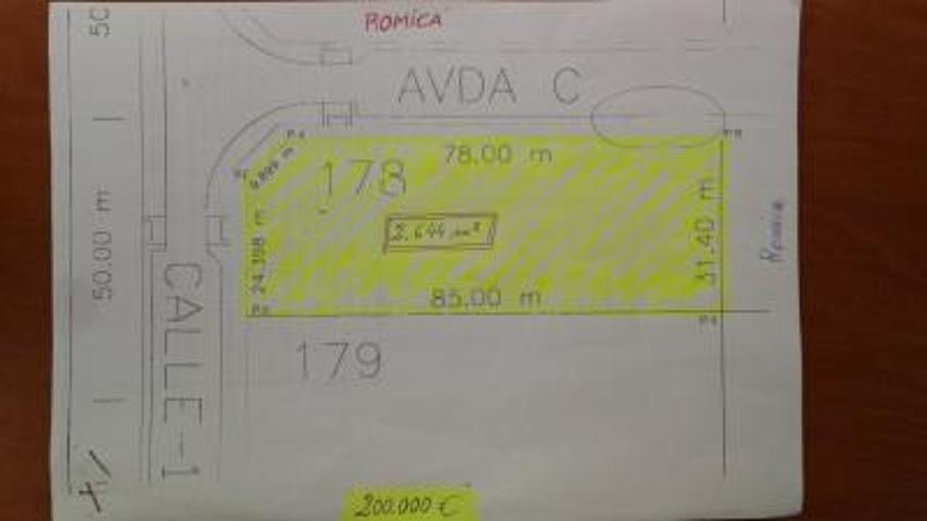 Terreno en venta en Albacete, Albacete photo 0