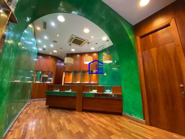 Local comercial en venta en Cádiz, Centro photo 0