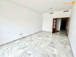 Piso en venta en Morón de la Frontera, Alameda photo 0