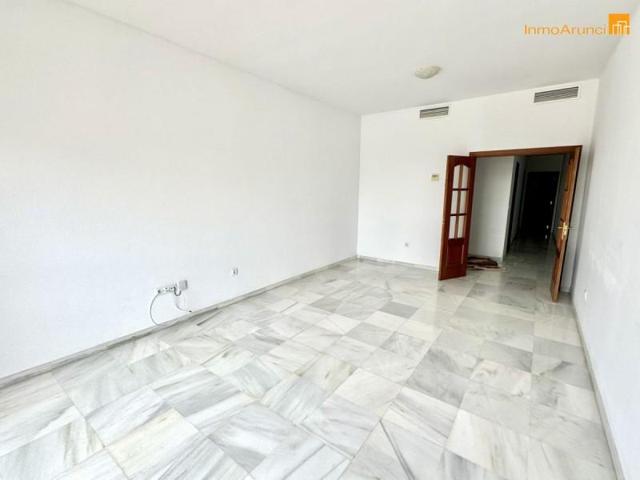 Piso en venta en Morón de la Frontera, Alameda photo 0