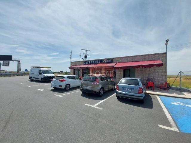 Local comercial en venta en Ávila, Adanero photo 0