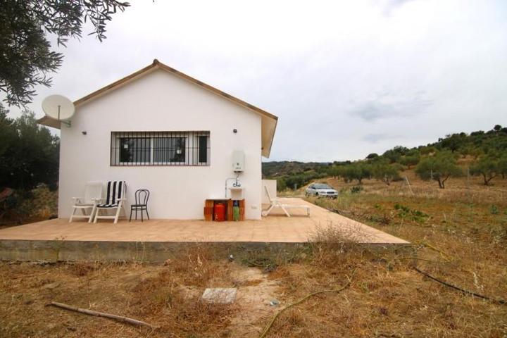Casa con terreno en venta en Tolox, Costa del Sol photo 0