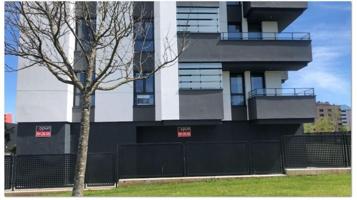 Local comercial en venta en Oviedo, Oviedo photo 0