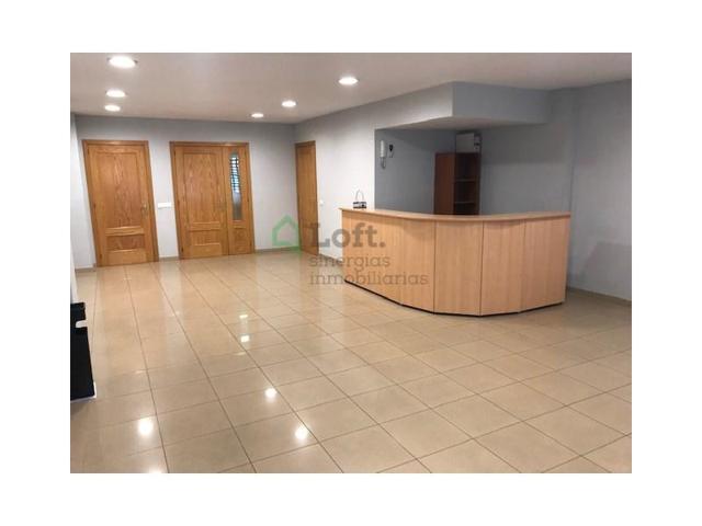 Local comercial en venta en Badajoz, San Fernando photo 0