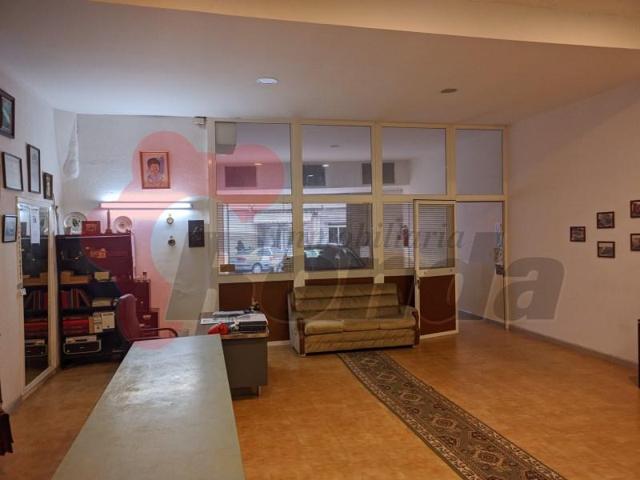 Local comercial en venta en Lugo photo 0