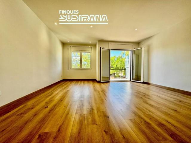 Piso en venta en Igualada, Poble Sec photo 0