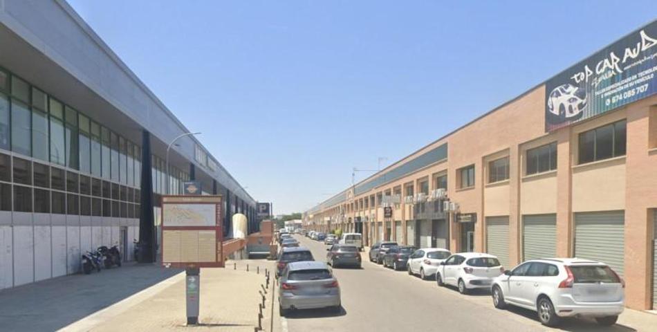Nave industrial en venta en Sevilla photo 0
