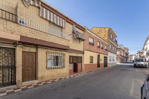 Adosada en venta en Armilla, Ayuntamiento photo 0