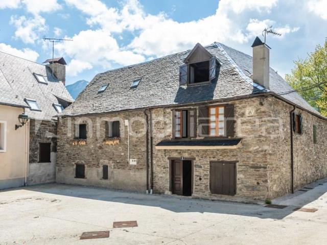 Casa con terreno en venta en Arrés photo 0