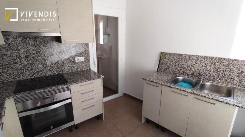 Edificio en venta en Linyola, Cataluna photo 0