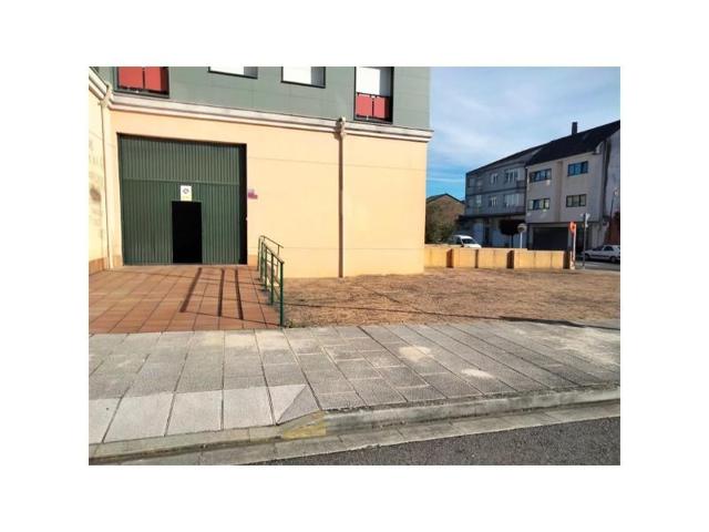 Local comercial en venta en Lugo photo 0