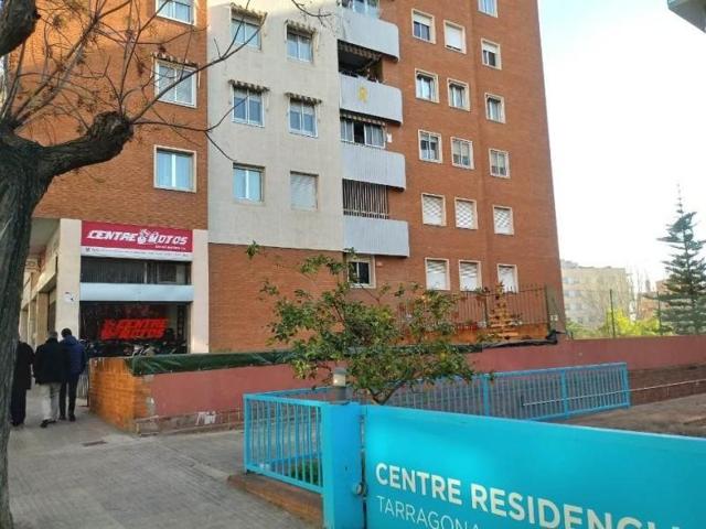 Local comercial en venta en Tarragona, Tarragona photo 0