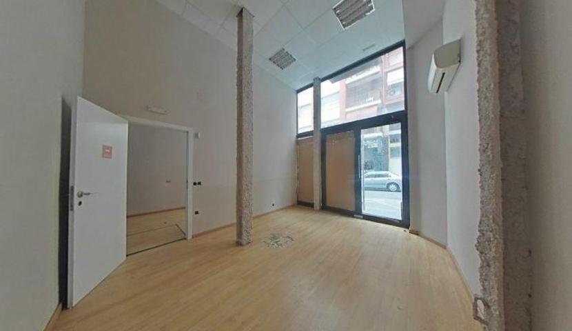 Local comercial en venta en Tarragona, Tarragona photo 0