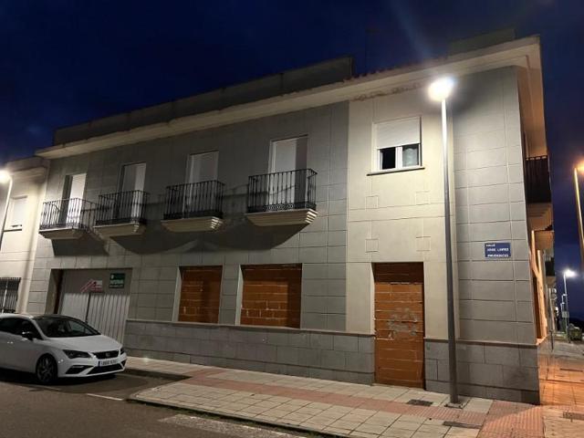Local comercial en venta en Talavera la Real photo 0
