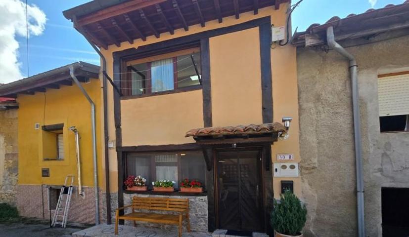 Casas de pueblo en venta en Cabezón de la Sal, Rodezas photo 0
