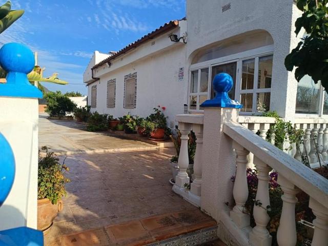 Chalet en venta en Llíria, Urbanizaciones photo 0