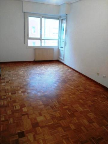 Piso en venta en Vitoria-Gasteiz, LAKUA GOBIERNO VASCO photo 0