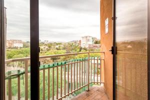 Piso en venta en L'Hospitalet de Llobregat, Centre photo 0