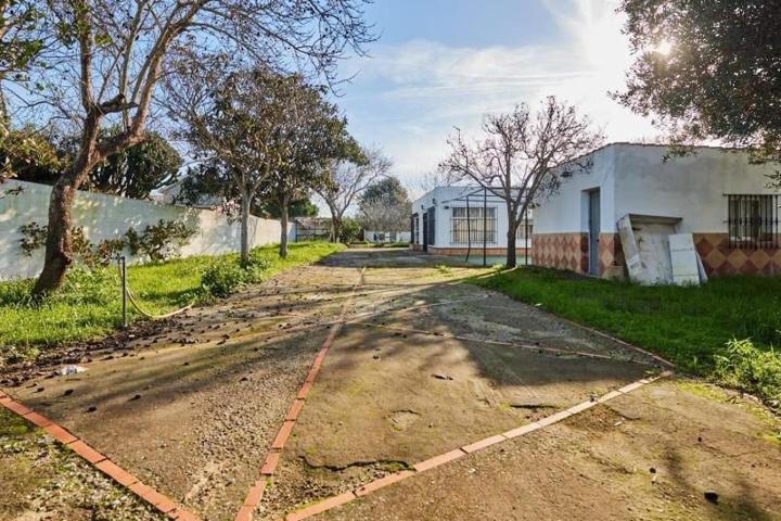 Chalet en venta en Chiclana de la Frontera, Pinar de los franceses photo 0
