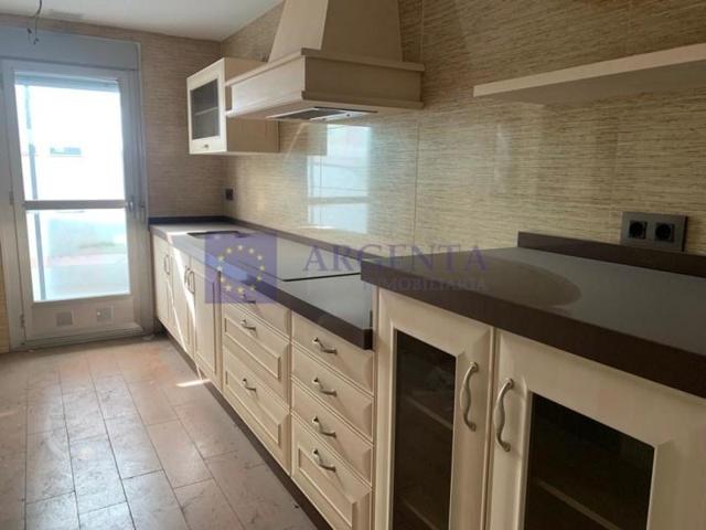 Apartamento en venta en Cáceres photo 0