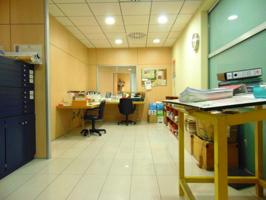 Local comercial en venta en Vilafranca del Penedès photo 0