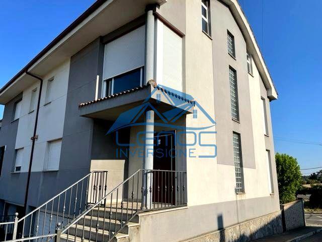 Chalet en venta en Sariegos, Calle Herrero, 33, 24121 photo 0