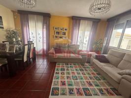 Adosada en venta en Yepes, Castilla la mancha photo 0