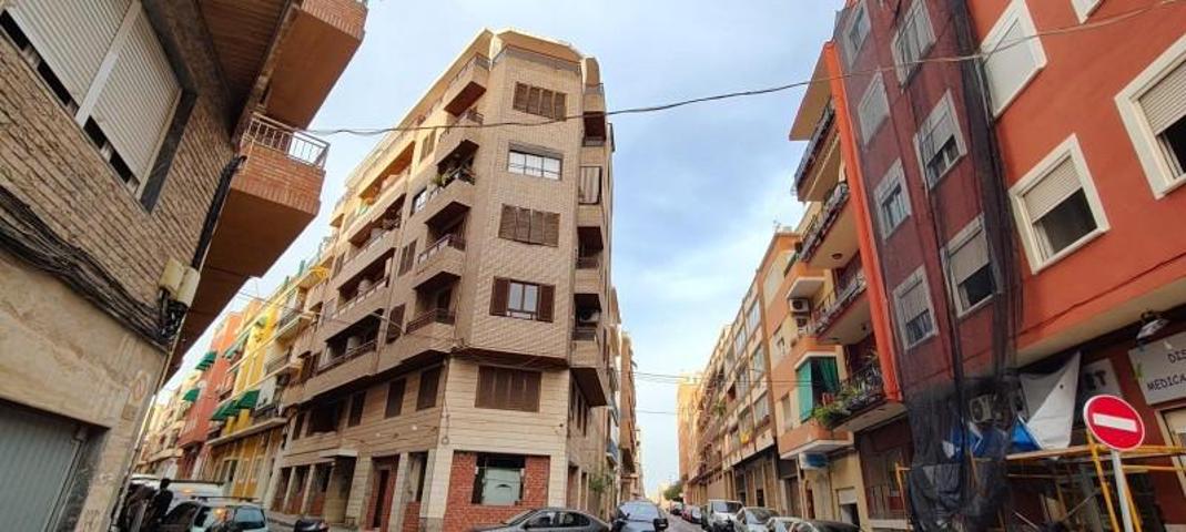 Piso en venta en Alicante, Carolinas bajas photo 0