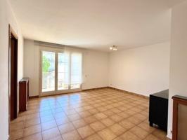 Piso en venta en Igualada, Poble Sec photo 0