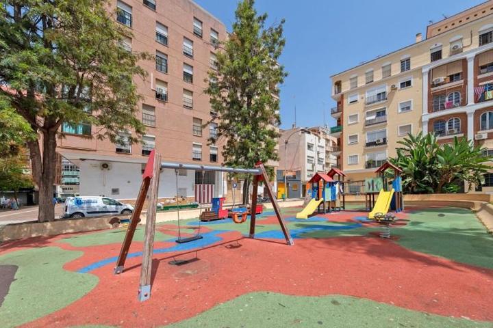 Piso en venta en Málaga, Girón - Las Delicias - Pacífico photo 0