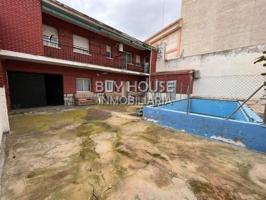 Chalet en venta en Yuncos photo 0