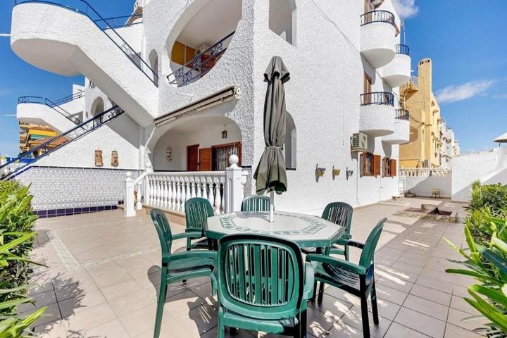 Apartamento en venta en Torrevieja, La Mata photo 0