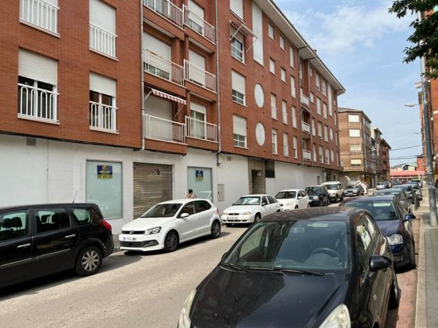 Local comercial en venta en Ponferrada, Temple photo 0