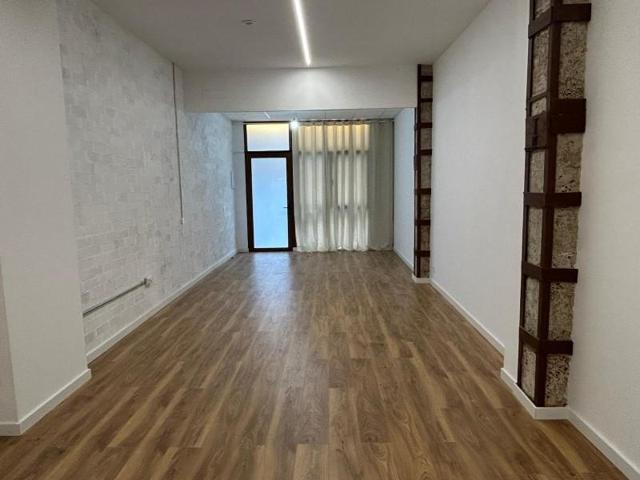 Local comercial en venta en Valencia, Beteró photo 0