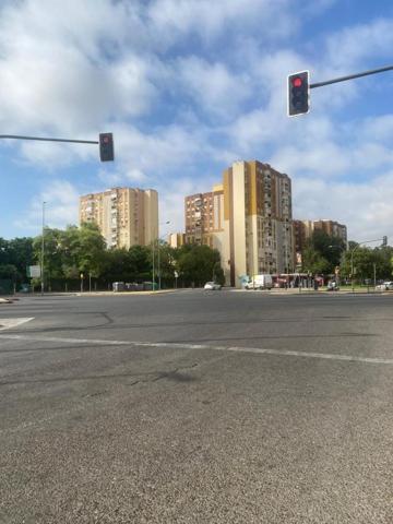 Piso en venta en Sevilla photo 0