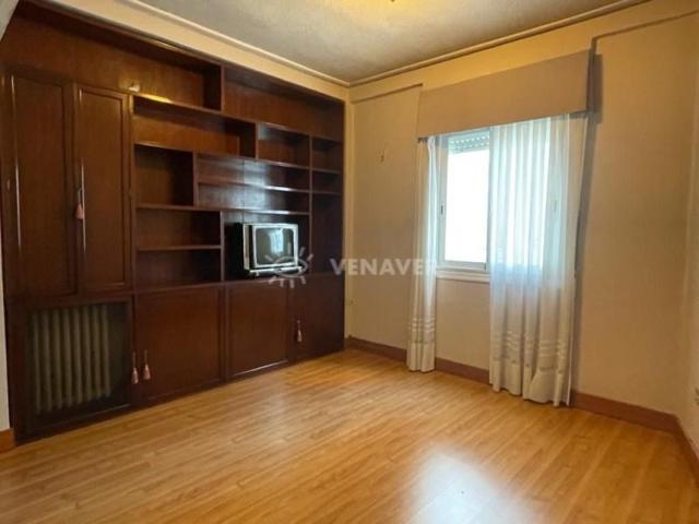 Apartamento en venta en Ourense photo 0