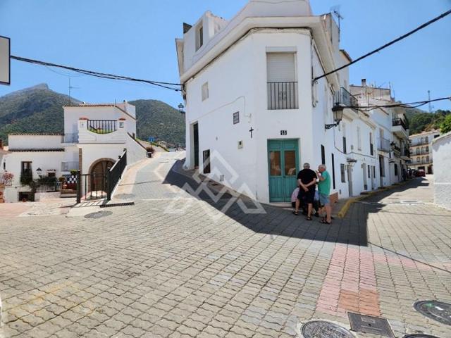 Aticos en venta en Istán photo 0